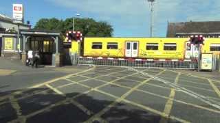 Birkdale Level Crossing [upl. by Annaiel411]